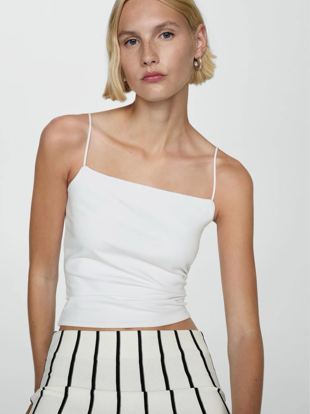 تاپ زنانه با یقه صاف – Mango