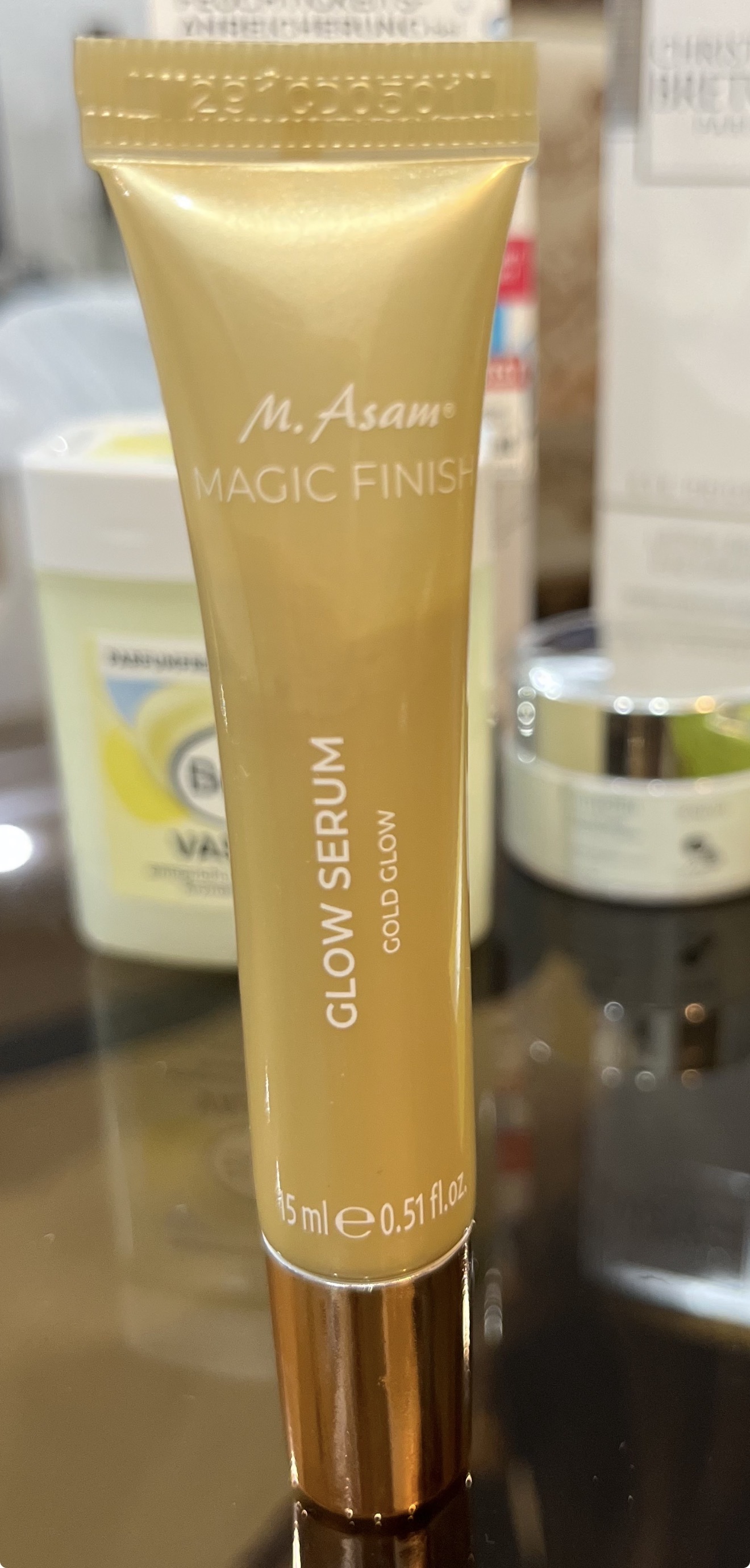 سرم آبرسان درخشان کننده اسام